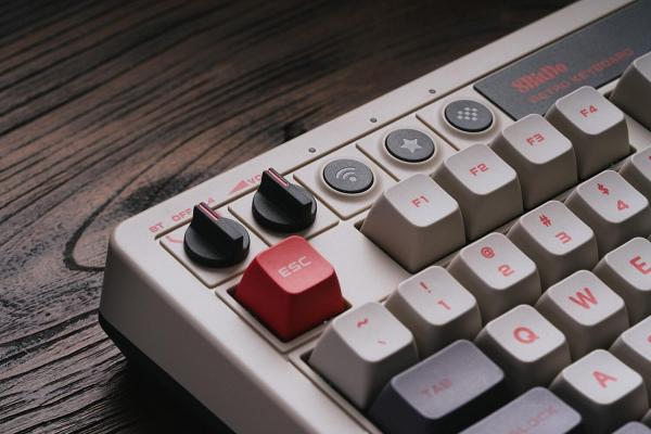 8BitDo Retro Mechanical Keyboard teaser
