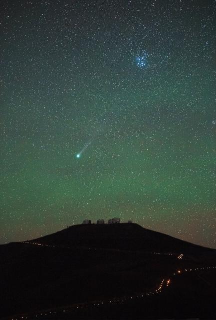 Comet Lovejoy (C/2014 Q2) over Paranal on January 20, 2015.

ESO/G. Hüdepohl, CC BY 4.0, via Wikimedia Commons.