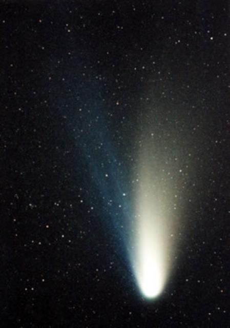 Comet Hale-Bopp C1995O1.

Miketsukunibito, CC BY-SA 3.0, via Wikimedia Commons.