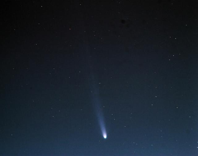 Cometa C/2012 S1 ISON on November 22, 2013.

Alejandra Leon-Castella, CC BY-NC-SA 2.0 via Flickr: https://flic.kr/p/hMVFqq