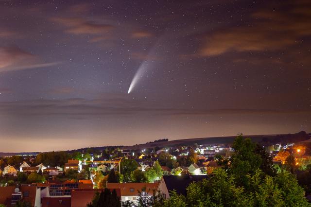 Comet Neowise (C/2020 F3) on July 14, 2020 by Frank Lammel, CC BY-NC-ND 2.0 via Flickr: https://flic.kr/p/2jm7e3G