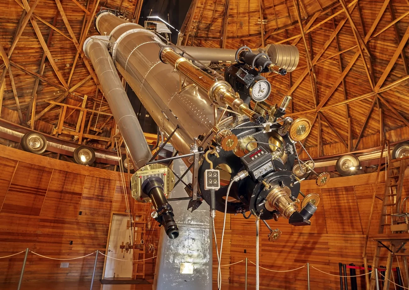 The Clark Telescope at Lowell Observatory in Flagstaff, Arizona; built in 1896 by Carol M Highsmith; marked with CC0 1.0.