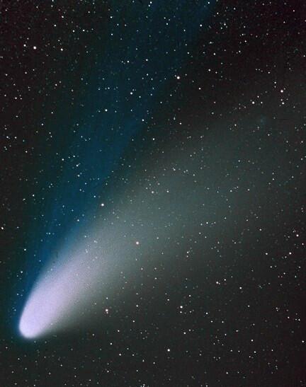 Comet Hale-Bopp in 1997.

Franz Haar, CC BY-SA 3.0, via Wikimedia Commons.