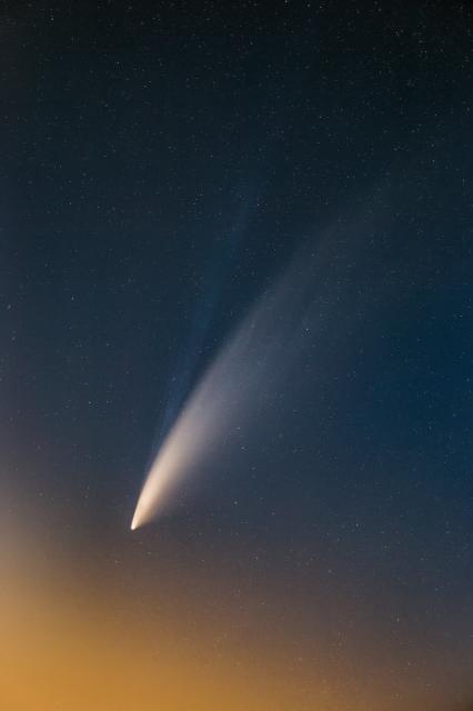 Comet NEOWISE.

MotloAstro, CC BY-ND 2.0 via Flickr: https://flic.kr/p/2jmeTSA