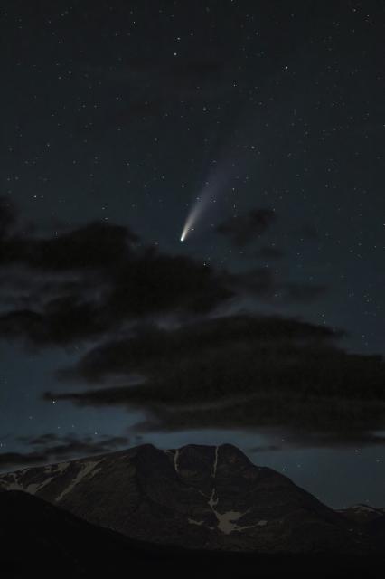 Comet C/2020 F3 NEOWISE.

Ed Ogle, CC BY-ND 2.0 via Flickr: https://flic.kr/p/2jqn7kQ