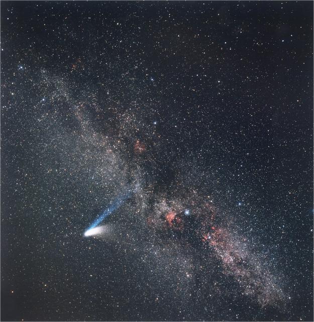 "Comet Hale-Bopp and the Milky Way on March 10, 1997."

ESO/E. Slawik, CC BY 4.0, via Wikimedia Commons.