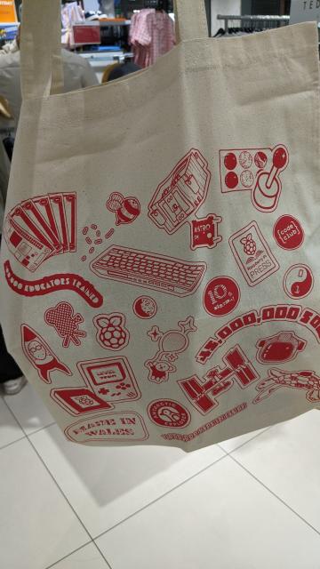 Raspberry Pi tote-bag, full of goodies