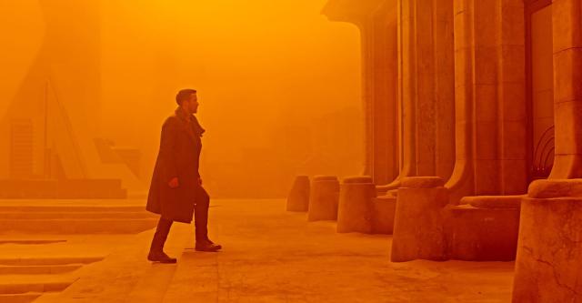 Bladerunner 2049, yellow smoke while the android enters the Las Vegas place where he will meet the original bladerunner. 