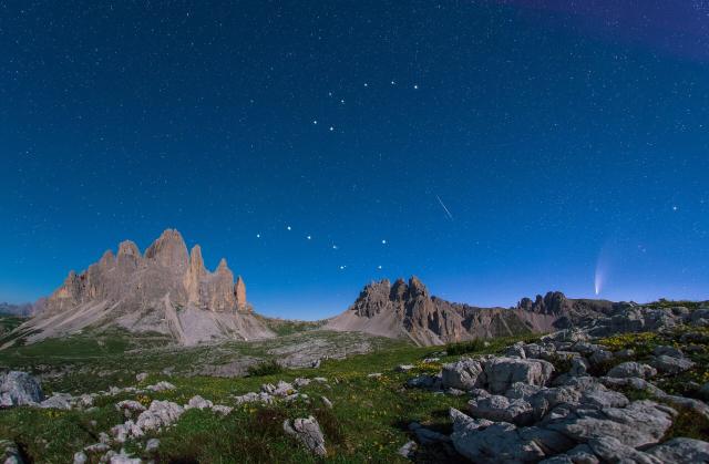 "Big Dipper in Autumn. (Italy)"

Giorgia Hofer/IAU OAE, CC BY 4.0, via Wikimedia Commons.