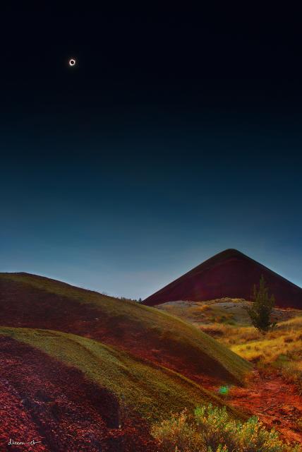 "Painted Eclipse" by Dheera Venkatraman, CC BY-SA 3.0, via Wikimedia Commons.