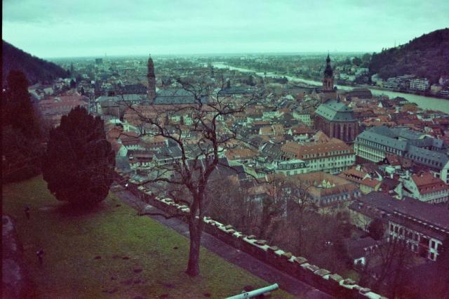 Blick vom Heidelberger Schloss auf die Altstadt und Rheinebene. Wahrscheinlich wurde die Aufnahme 2001 gemacht.