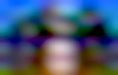 Foto con cuatro personas en negro que representan las editoriales acechando a al logo de «Internet Archive».