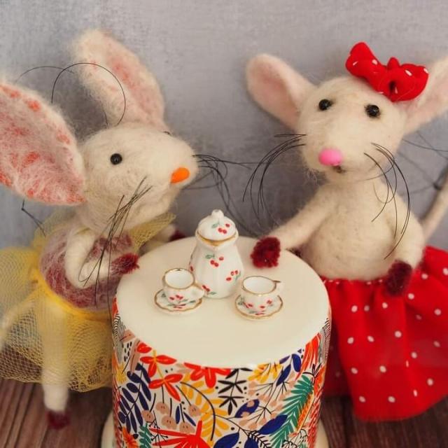 mice having tea