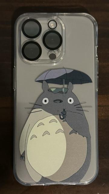 iPhone case with Totoro holding an umbrella.