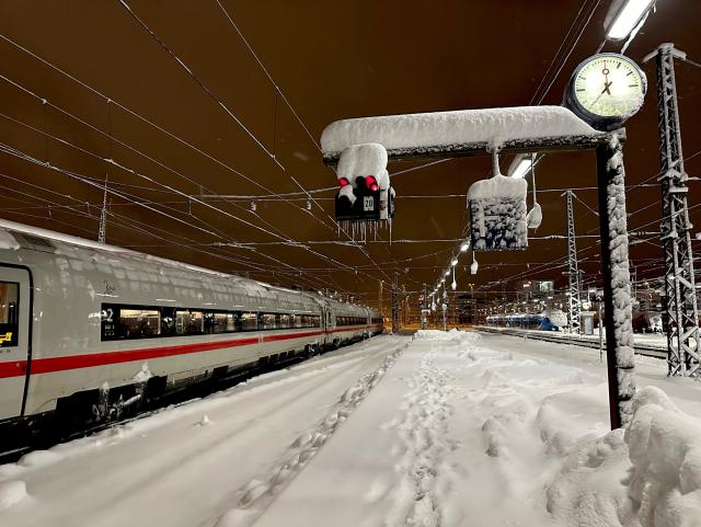 Munich central station, approx 40cm of snow 