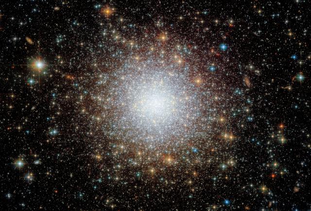 Globular Cluster NGC 2210 in the LMC.

ESA/Hubble, CC BY 4.0, via Wikimedia Commons. Color edits.