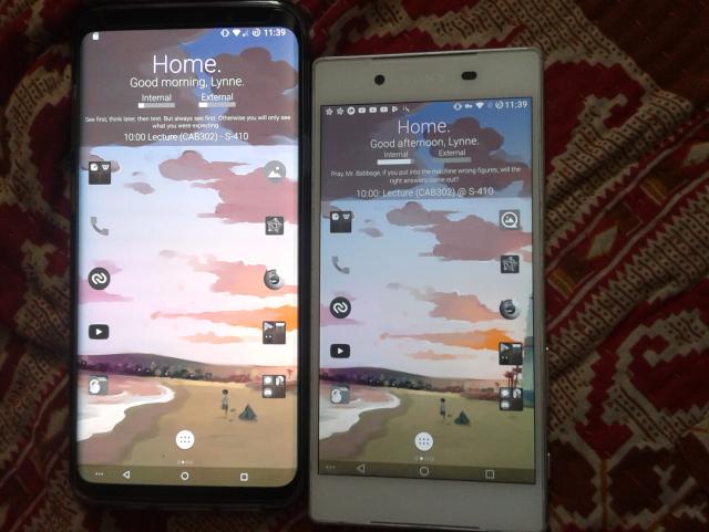  galaxy S9+ next to a Xperia z5