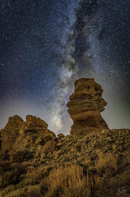 "Roque de Garcia du Teide sous la Voie Lactée."

Xavier Obrebski, CC BY 2.0 via Flickr: https://flic.kr/p/2mzFgPY