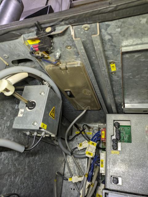 vkrc1 enclosure interior with a car ceiling light mounted.