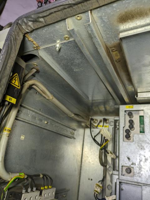 krc1 enclosure interior with no light.