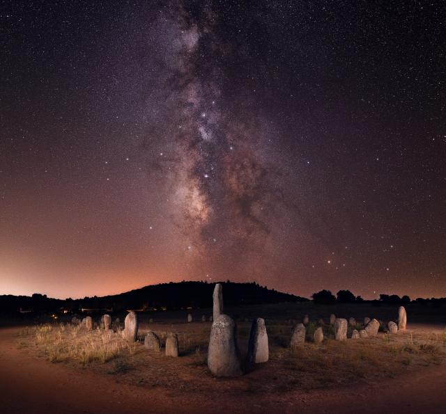 "The Past and the Future.'

TiagoHeavydrums, CC BY-SA 4.0, via Wikimedia Commons.