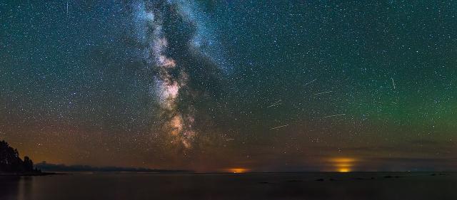 "Linnutee - Milky Way."

Kristian Pikner, CC BY-SA 4.0, via Wikimedia Commons.