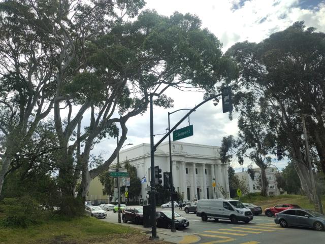 Photo of the Internet Archive from a bus passing by
