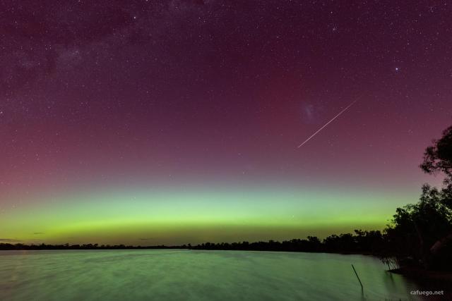 "Aurora Australis with Meteor."

Peter, CC BY-SA 2.0 via Flickr: https://flic.kr/p/2pQRBrD