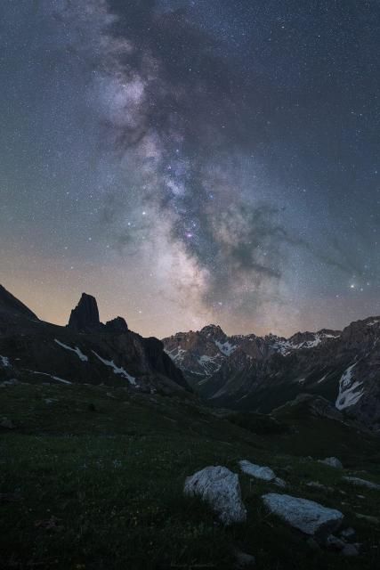 "The girl with pearls in her hair."

Alessio Lambertini, CC BY-SA 4.0, via Wikimedia Commons.