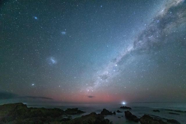"Milky Way with hint of aurora australis."

Caroline Jones, CC0, via Wikimedia Commons.