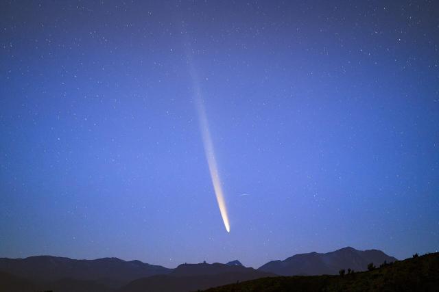 "Comet C-2023 A3 (Tsuchinshan–ATLAS) at dawn over CTIO."

H.Stockebrand ([hernanstockebrand.com hernanstockebrand.com])/NOIRLab/NSF/AURA, CC BY 4.0, via Wikimedia Commons.