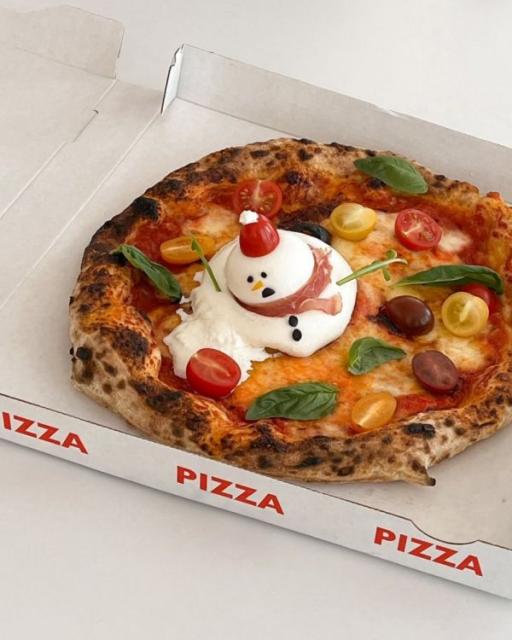 snowman on pizza