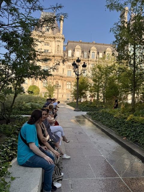 In hot cities, people seek out shade and coolness