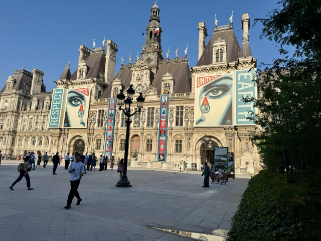 Each of the two forests now frames the very big square, which is still big, but has an entirely different field now with the forests on either side