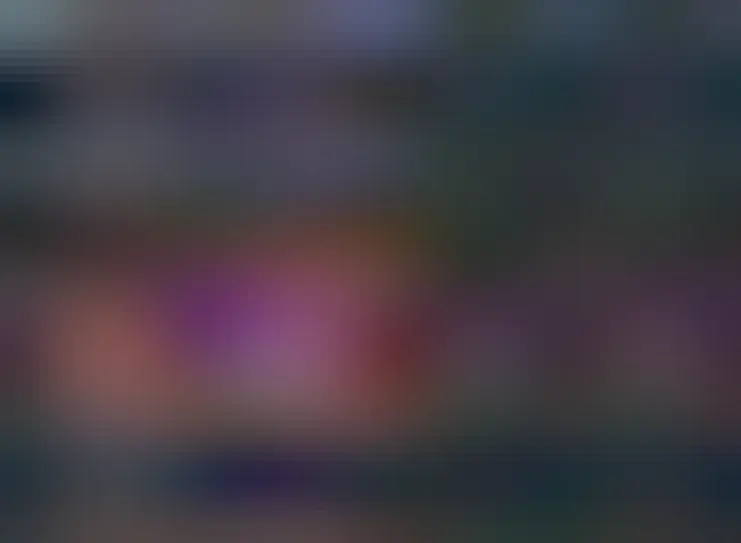 people chating on a deals discord channel