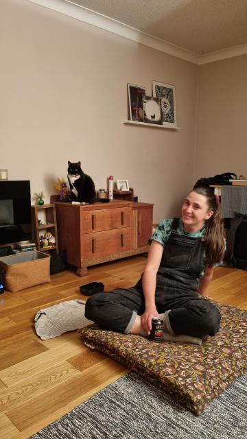 Saskia and her cat Guinesss 