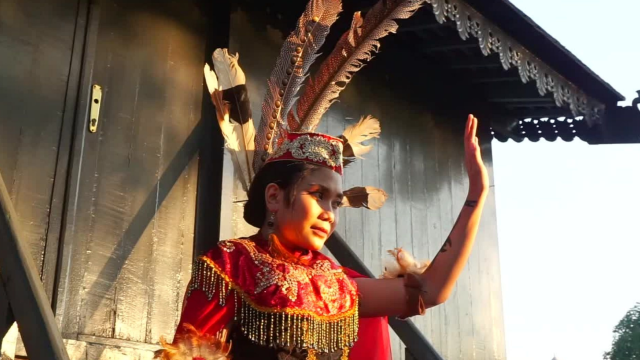 #News: #Indonesia’s massive eco-city development uproots centuries-old communities on Rempang Island. Green growth cannot come at the cost of #Indigenousrights. @palmoildetect.bsky.social #HumanRights #BoycottPalmOil https://dialogue.earth/en/business/indonesian-islands-traditional-residents-face-relocation-due-to-sustainable-megaproject/?utm_source=mastodon&utm_medium=Palm+Oil+Detectives&utm_campaign=publer
