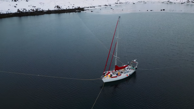 Four anchor points to shore