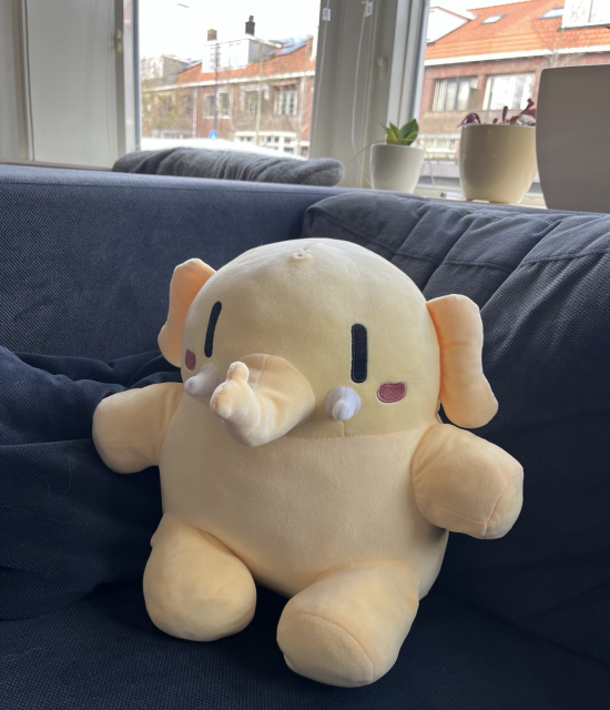 Plushtodon on the couch 