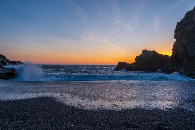 A little cove, with the sea and sunsetty skies. [Fuji X-T5 / Sigma 17-40 1.8]