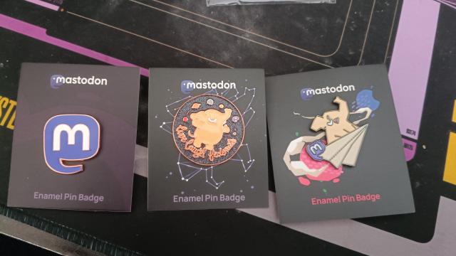 An image of the three aforementioned ceramic pins