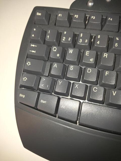 Periboard perixx keyboard with "Start" key instead of Windows-Key.