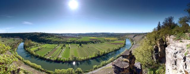 Panorama der Neckarschleife bei Hessheim