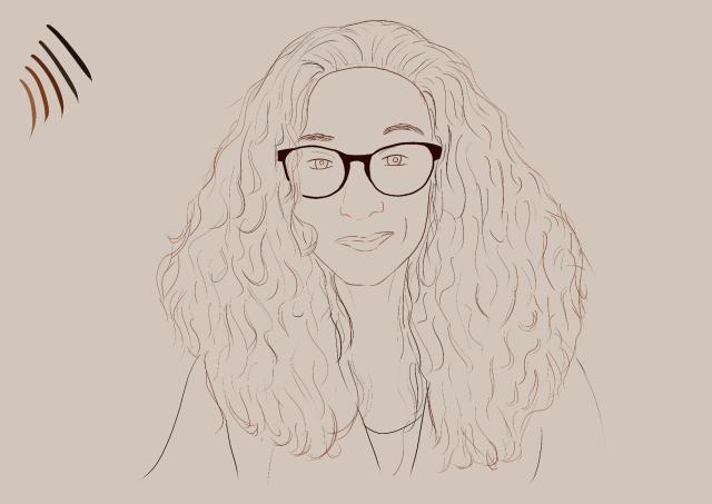 Zeichnung einer femininen Person mit langen lockigen Haaren und einer Brille.