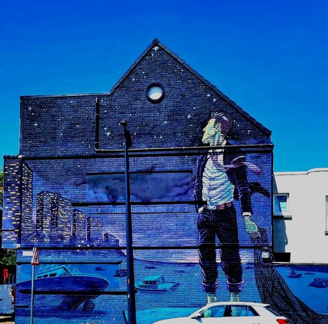 Streetartwall Man Look To The Moon