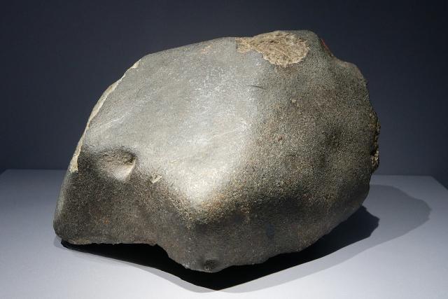 Piece of L'Aigle Meteorite. On 26 April 1803 more than 3,000 fragments fell near the town of L'Aigle, France.

Marie-Lan Taÿ Pamart - Galerie de Minéralogie et de Géologie du Muséum national d'histoire naturelle à Paris., CC BY 4.0, via Wikimedia Commons.